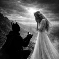 在一个我可以统治的世界里，我选择跪下——只为你。